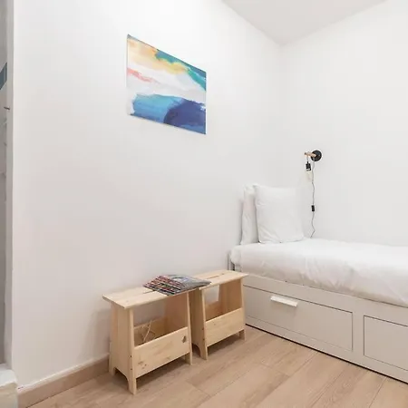 Charming Two Bedroom Wagram 17th شقة *