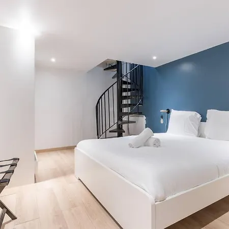 Charming Two Bedroom Wagram 17th