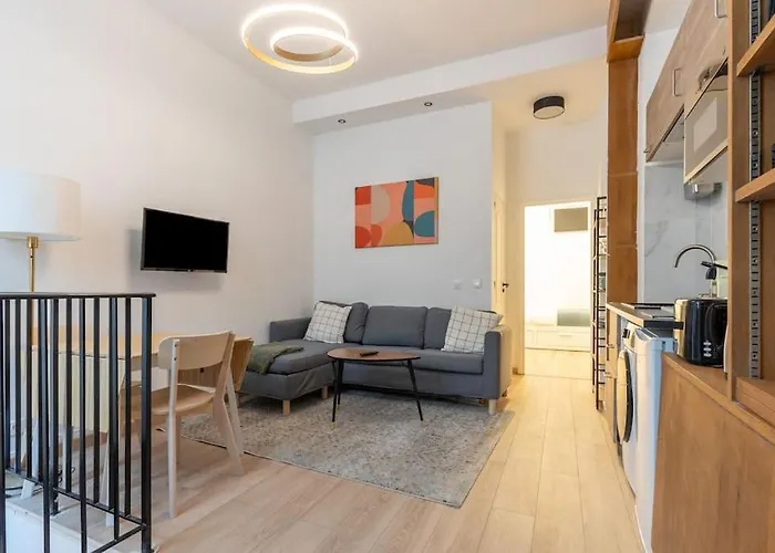 Charming Two Bedroom Wagram 17th *